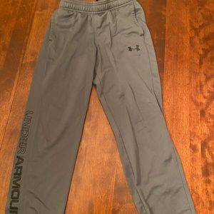 Boy‘s Under Armour pants